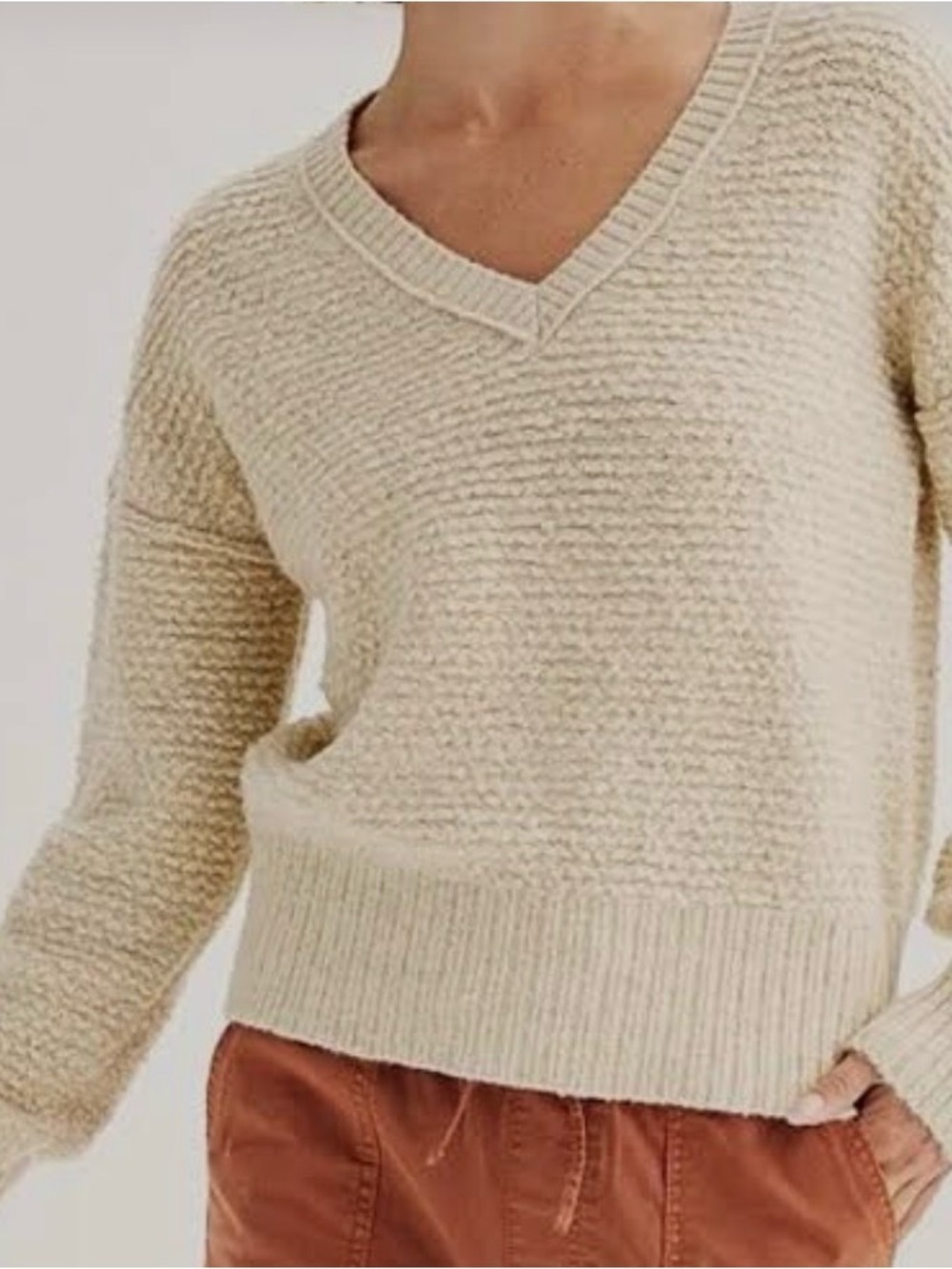 SO Neutral Cream V‑Neck Textured Knit Sweater
